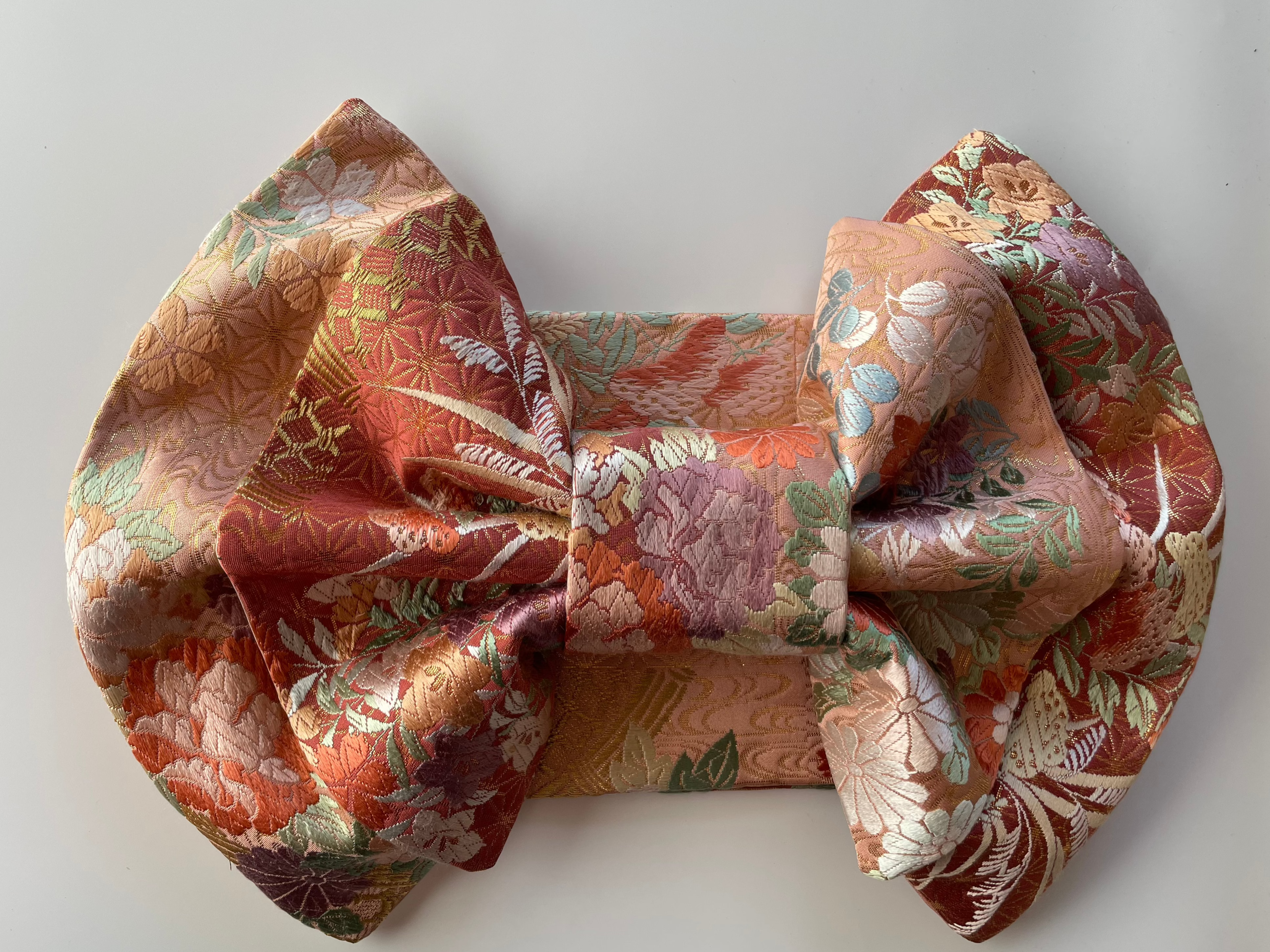 唐織能衣四季花金糸｜Noh Costume-Inspired Four Seasons Flowers with Gold Thread – Double Ribbon Clutch